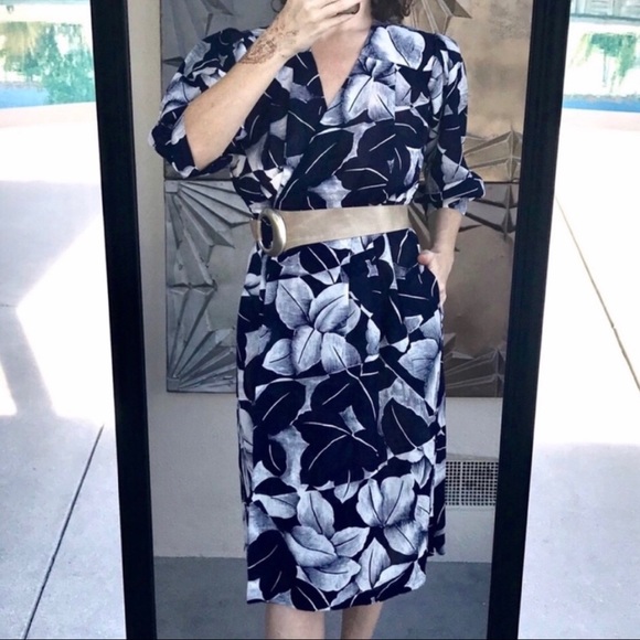 Vintage Dresses & Skirts - VINTAGE floral DRESS 1940s faux wrap Blue 40s L